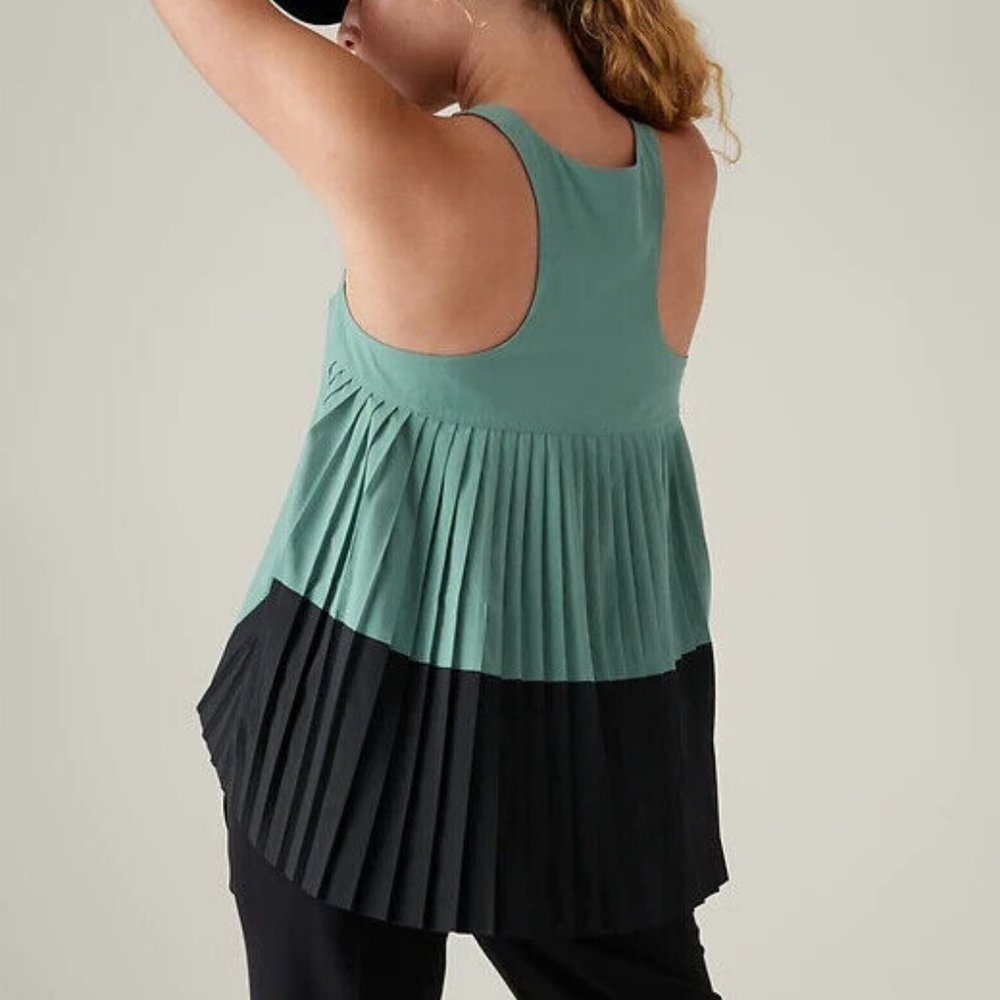 Athleta Swing Forward Pleated Tank size S Deep Ocean Teal